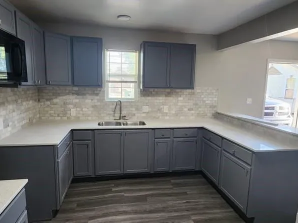 6914 Gonzales St, Houston, TX 77020