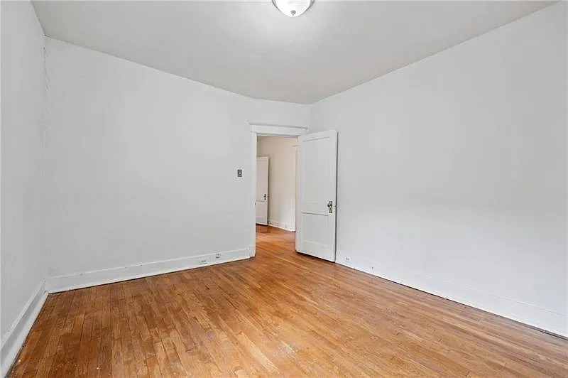 5636 Beacon St — Photo 4