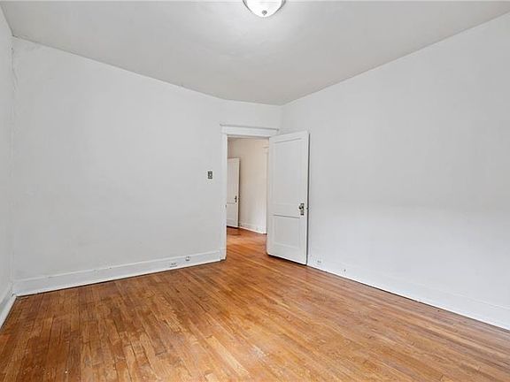 4th image of 5636 Beacon St #1