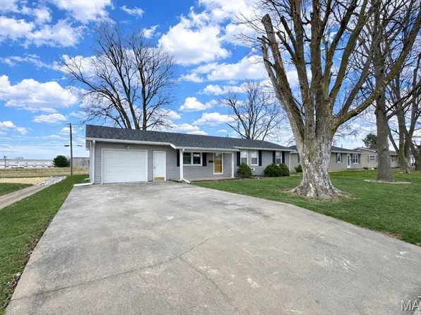 1213 Martha St, Palmyra, MO 63461