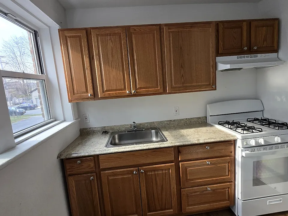 350 Mansion St #2