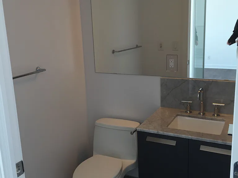 42 Charles St E #2901 — Photo 7
