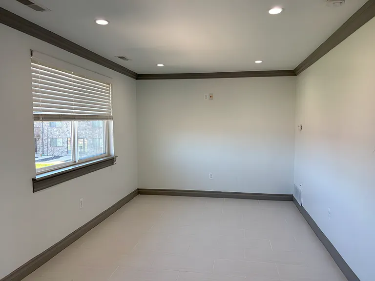 35 South Luxury Living Apartments — Photo 21