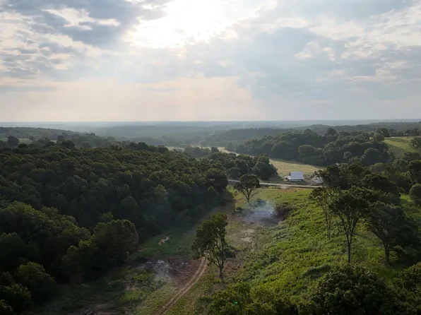 000 County Rd 2100, Mt Vernon, MO 65712