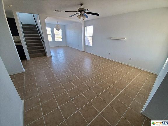 3rd image of 3201 Crescent Dr
