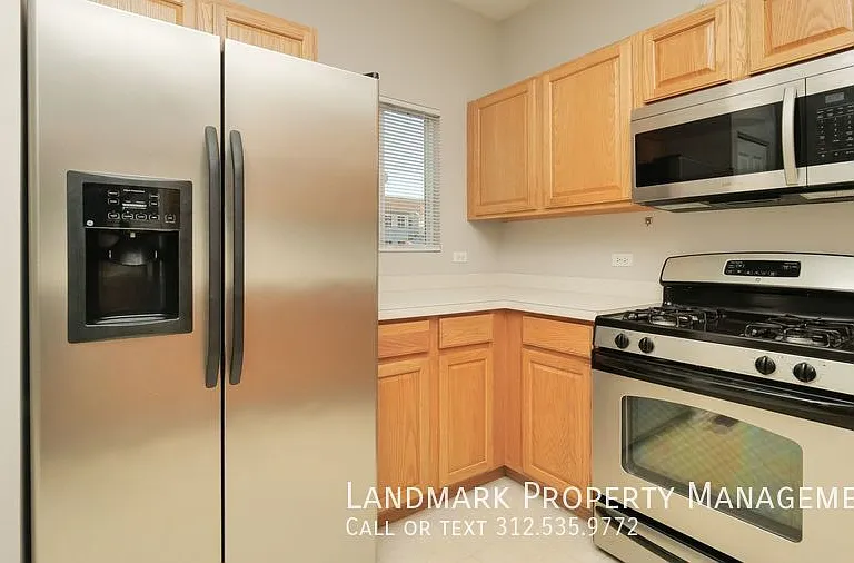 110 Enclave Cir #D — Photo 1