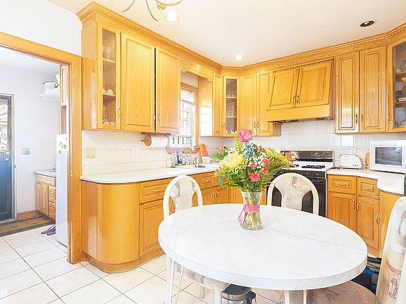 4th image of 6277 Wetherole St