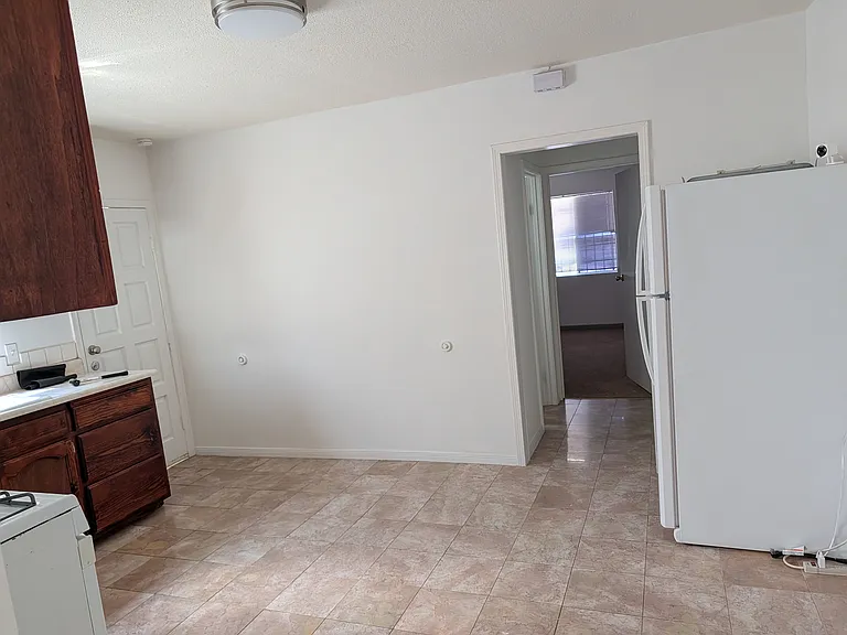 367 Vine St — Photo 4