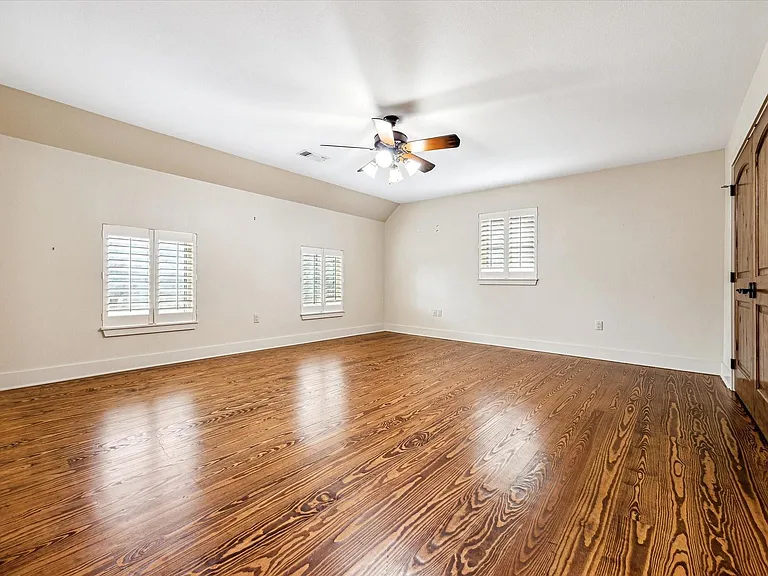 1661 Guenther Rd — Photo 20