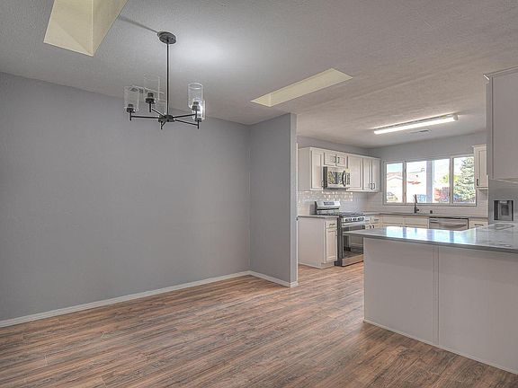 3rd image of 1409 Katie St NE