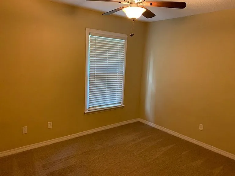 6017 Sussex Dr — Photo 8