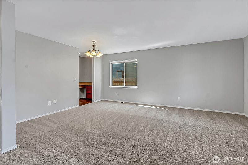3rd image of 1401 Riddell Avenue NE