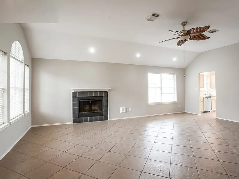 3605 Teal Glen St — Photo 3
