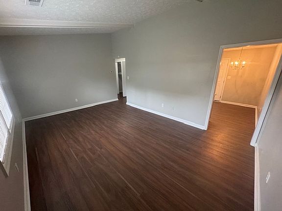 3rd image of 105 Wynnwood Dr APT D