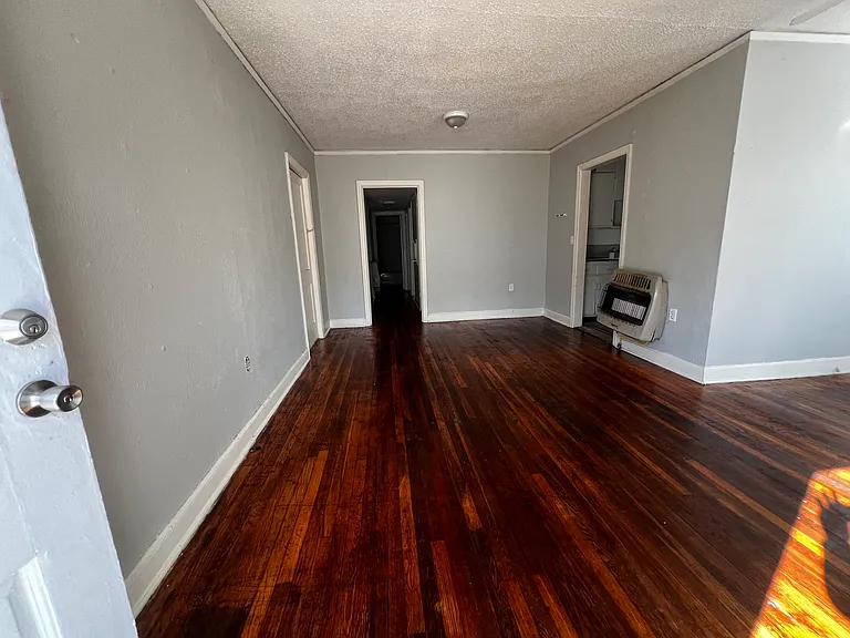 2817 Miller Ave — Photo 4