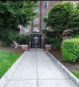 6393 Woodhaven Blvd #5J, Rego Park, NY, 11374