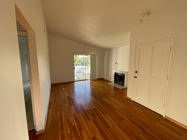 9909 Maya Linda Rd — Photo 4