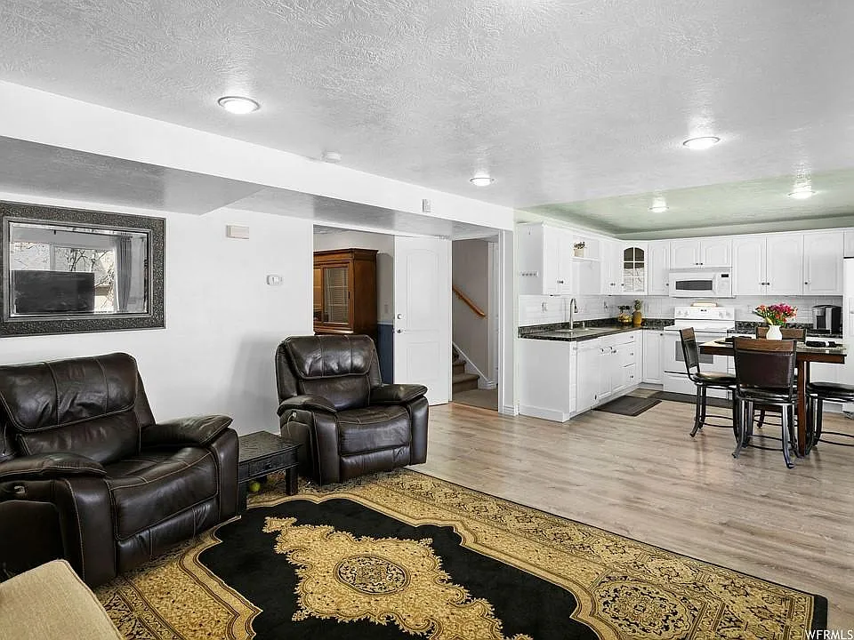 6857 S Bateman Field Dr