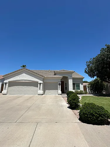 2530 E Menlo St Photo 1