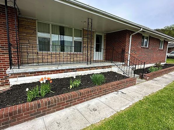 23 Hillcrest Dr