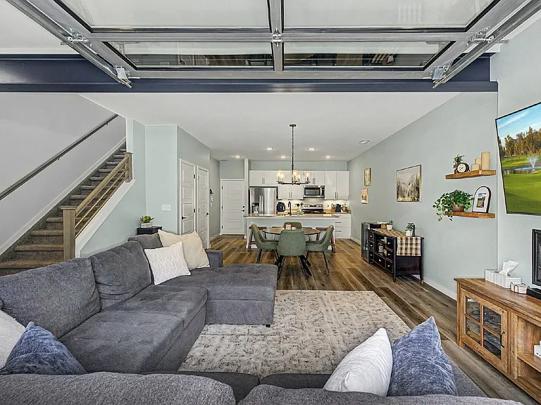 6363 Nelson St — Photo 18