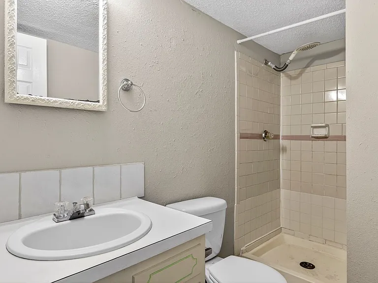 4725 Pennoak Rd — Photo 25