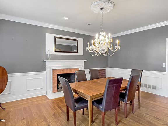 5th image of 5713 Spring Hill Ct