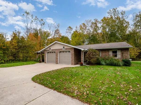 7720 Mielke Rd, Freeland, MI 48623