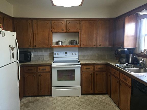 5th image of 733 Cynthia Dr