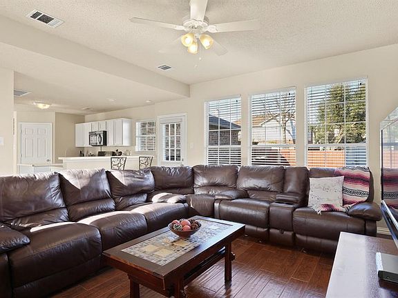 3rd image of 729 Tealwood Dr