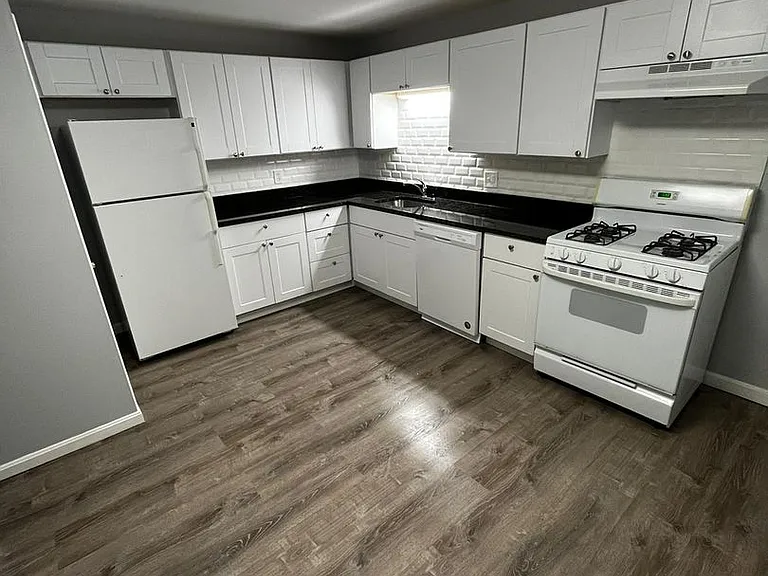 Upton St Apartments LLC — Photo 32