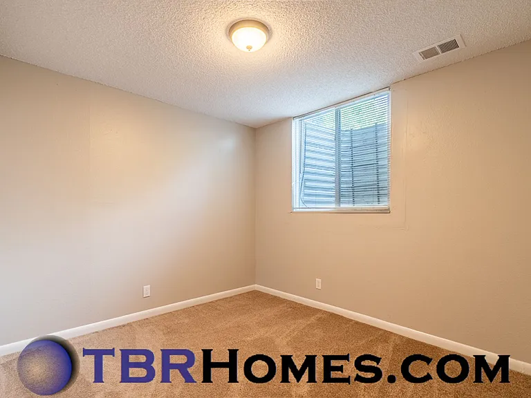14435 Olmsted Dr — Photo 18