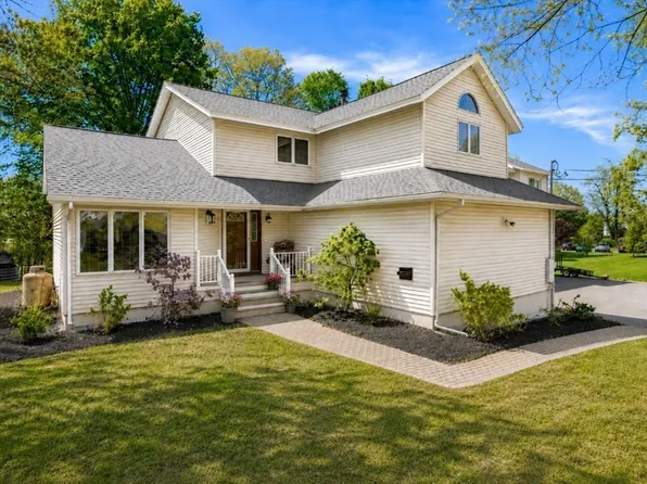 25 Thomas Pl, Leominster, MA 01453
