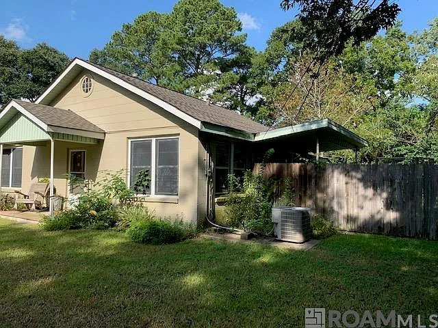 1325 Lee Dr — Photo 2