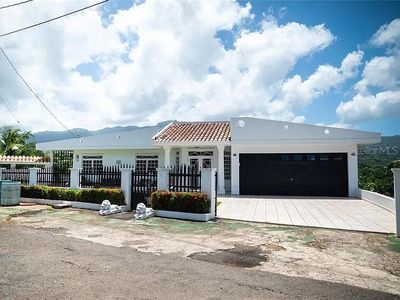 41 Calle B, Rio Grande, PR, 00745