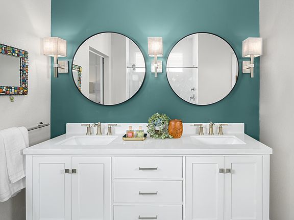 Primary bath with freestanding vanity