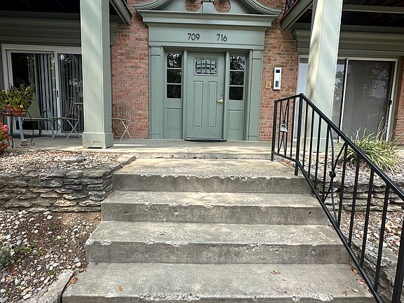 Units 709-716 Entrance (key entrance)