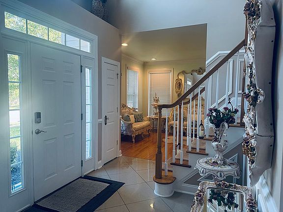 3rd image of 6 Zachary Way