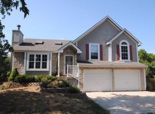 14777 Oak Ct, Bonner Springs, KS 66012