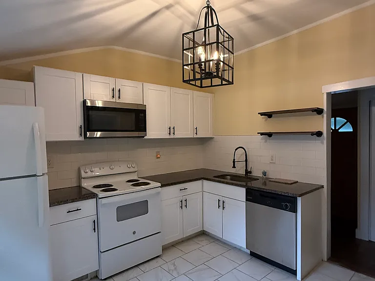 205 Mountain Rd — Photo 5