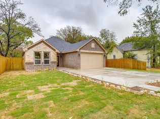 222 W Heard St, Cleburne, TX 76033