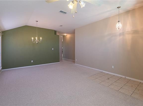 4th image of 1604 Loveland Dr