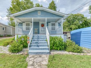 241 Magnolia Dr, Bristol, VA 24201