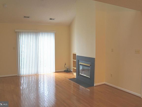 5th image of 10012 Vanderbilt Cir #910