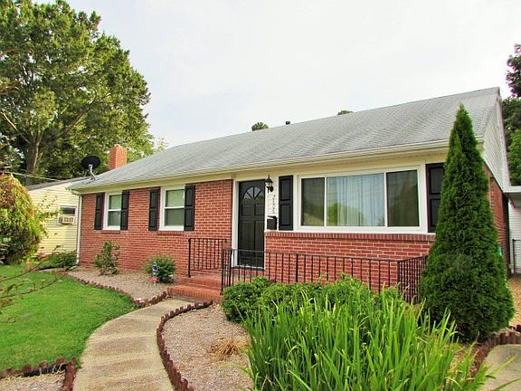 2nd image of 2606 Haywood Ave