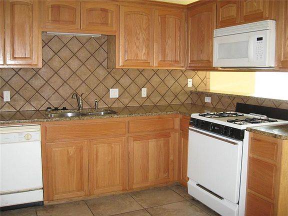 3rd image of 14010 Ambrosia St