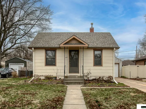 5311 Greenwood St, Lincoln, NE 68504