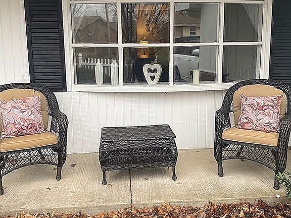5th image of 2912 W Parkridge Dr