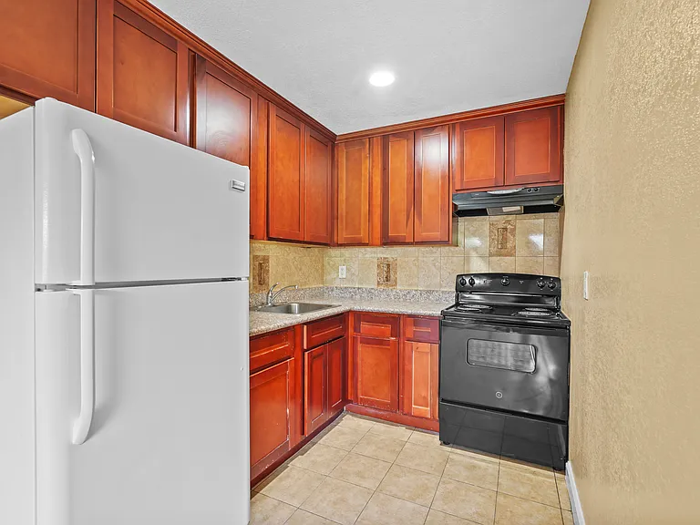 1515 Mount Herman Dr #5 — Photo 3