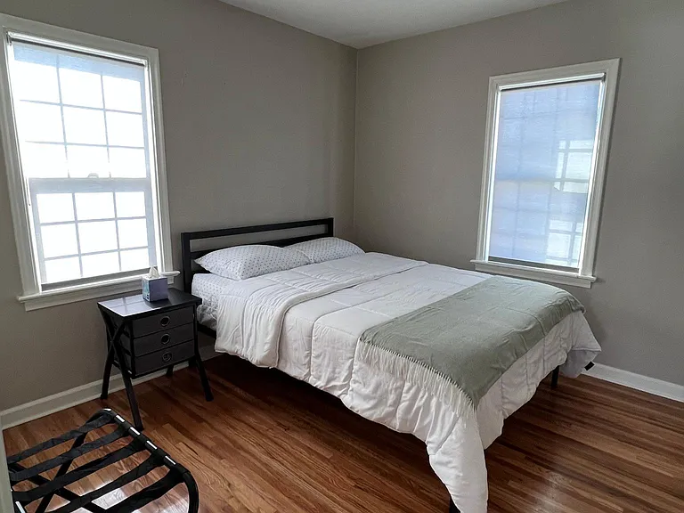 324 E 100 N — Photo 25